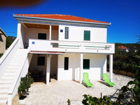 Holiday home in Vinisce 31084